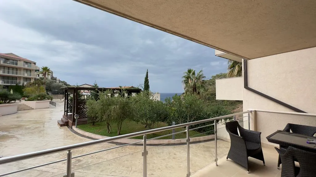 Apartment with two bedrooms in a complex with a swimming pool